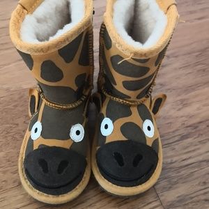 Kids emu boots